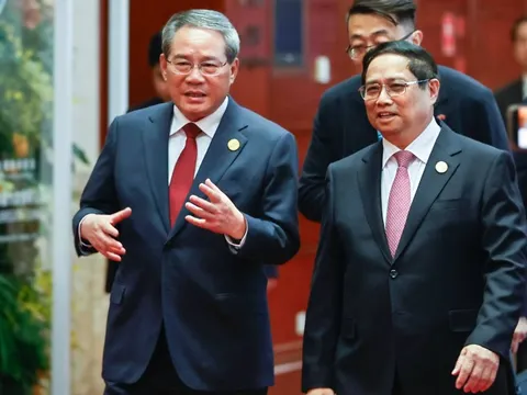 Thủ tướng đề nghị đẩy nhanh hợp tác với Trung Quốc triển khai 3 dự án đường sắt