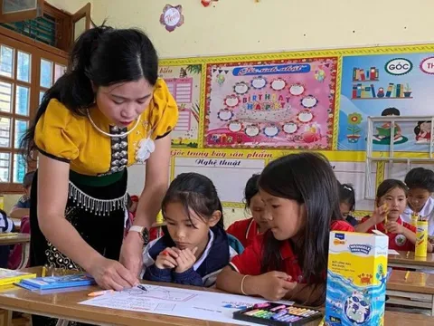 60 giáo viên tiêu biểu, xuất sắc tham dự Chương trình “Chia sẻ cùng thầy cô” năm 2024