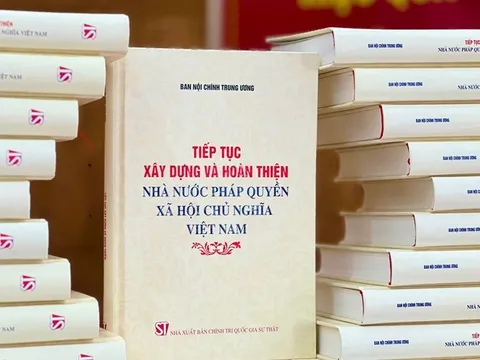 Ra mắt cuốn sách 'Tiếp tục xây dựng và hoàn thiện Nhà nước pháp quyền xã hội chủ nghĩa Việt Nam'