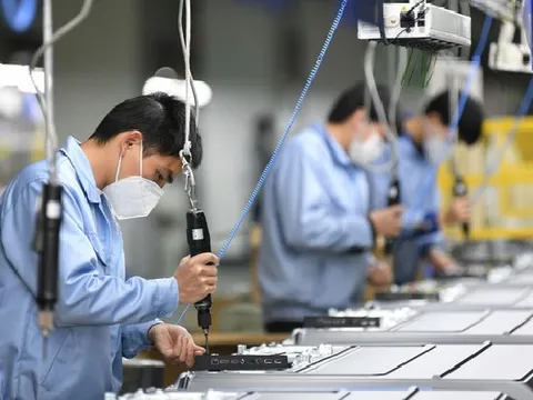 Những ngành nghề, công việc nào được làm thêm đến 300 giờ/năm?