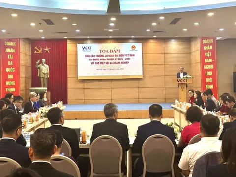 Phát huy vai trò ngoại giao kinh tế, hỗ trợ DN vươn ra thị trường nước ngoài