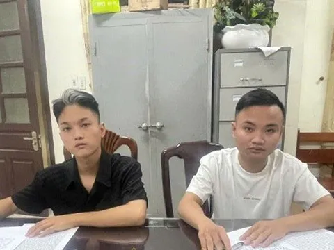 Bắt 2 đối tượng dụ dỗ người bệnh mua bảo hiểm để chiếm đoạt tiền