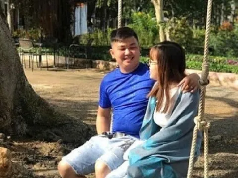 Những anh chồng kém tuổi ấm áp