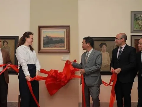 Tiếp nhận tác phẩm hội hoạ của vua Hàm Nghi