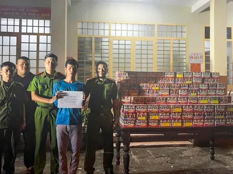 Bắt đối tượng tàng trữ gần 500kg pháo nổ trái phép