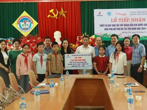 Món quà khuyến học, khuyến tài ý nghĩa nhân Ngày Nhà Giáo Việt Nam