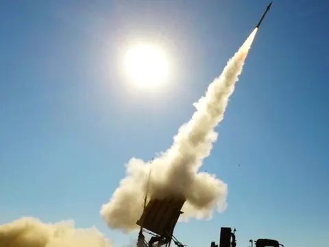 Nước NATO muốn có lá chắn tên lửa “bắt chước” Iron Dome của Israel