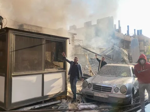 Israel không kích Damascus, 15 người thiệt mạng