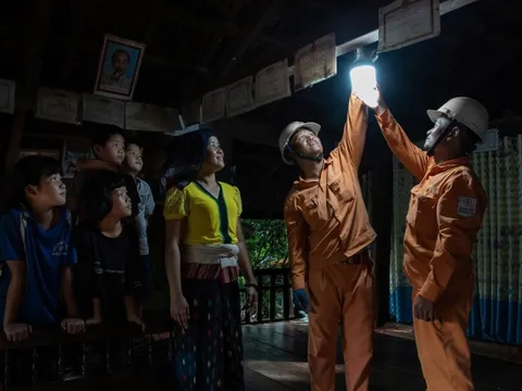 Tháng tri ân khách hàng: Đồng hành sử dụng điện an toàn, tiết kiệm, hiệu quả