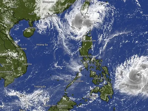 Bão Man-yi đang đà lên cấp cực đại, 2 cơn bão "lạ thường" nối đuôi khủng khiếp thế nào?