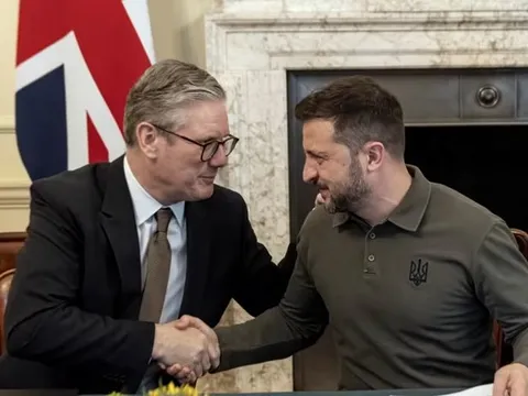 Anh đảm bảo vừa chi đủ cho quốc phòng vừa hỗ trợ quân sự cho Ukraine