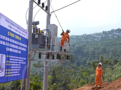 Thần tốc đưa điện lưới quốc gia về thôn Làng Nủ
