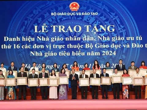 Trao tặng danh hiệu Nhà giáo Nhân dân, Nhà giáo Ưu tú, tuyên dương Nhà giáo tiêu biểu năm 2024