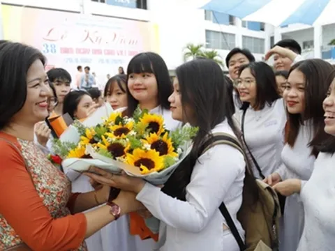 Bản tin 19/11: Nhiều địa phương nói "không" với quà tặng ngày 20/11