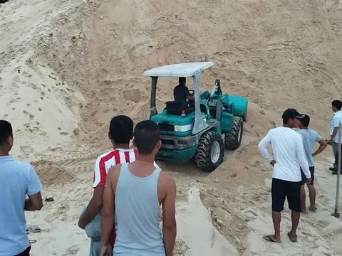 Đang chơi cùng nhóm bạn, một học sinh lớp 7 bị cát vùi tử vong