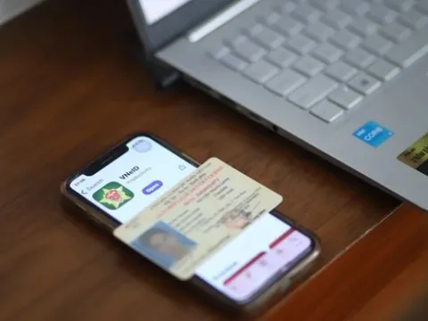 Dùng giấy phép lái xe trên VNeID khi mất giấy tờ gốc, có bị xử phạt?