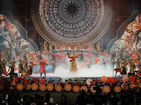 Lịch sử hào hùng của dân tộc được khơi dậy trên sân khấu “Cùng nhau giữ nước”