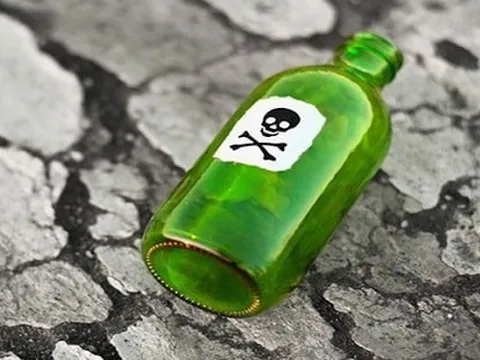 Bắt người phụ nữ đổ thuốc sâu vào nguồn nước để đầu độc gia đình hàng xóm