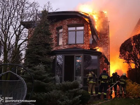 Tổng thống Vladimir Putin xác nhận Nga đã phóng tên lửa đạn đạo mới Oreshnik nhằm vào Ukraine