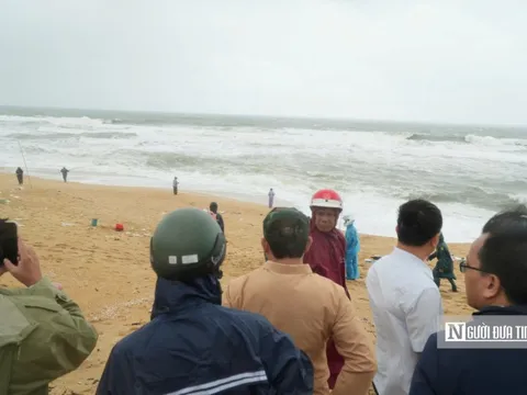 Tàu cá bị sóng lớn đánh chìm, 1 ngư dân tử vong, 1 người mất tích