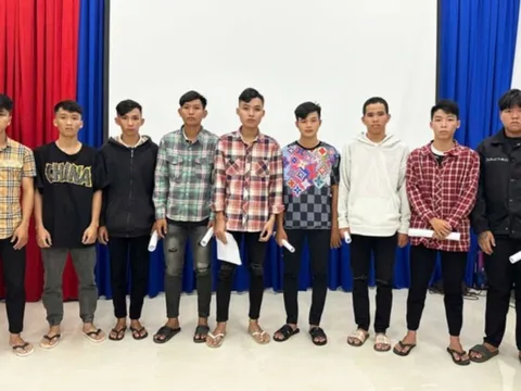 Dùng hung khí tấn công nạn nhân gây thương tích, 17 đối tượng "hổ báo" bị khởi tố