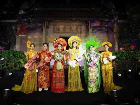 Ấn tượng bộ sưu tập “Nét xưa” trong fashion show “Sắc màu di sản”