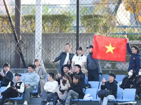 Tuyển Việt Nam nhận được sự cổ vũ đông đảo từ người hâm mộ tại Hàn Quốc