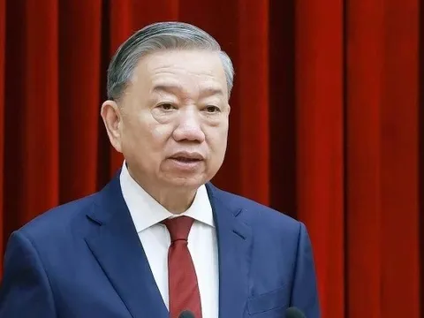 Xem xét phương án tinh gọn bộ máy của cả hệ thống chính trị