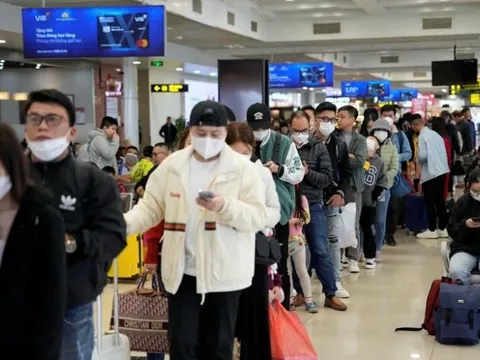 Giá vé máy bay cận Tết Nguyên đán tăng bao nhiêu?