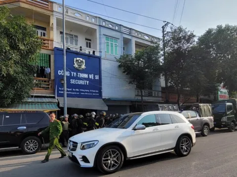 Cảnh sát phong tỏa, khám xét trụ sở công ty vệ sĩ ở Thanh Hóa