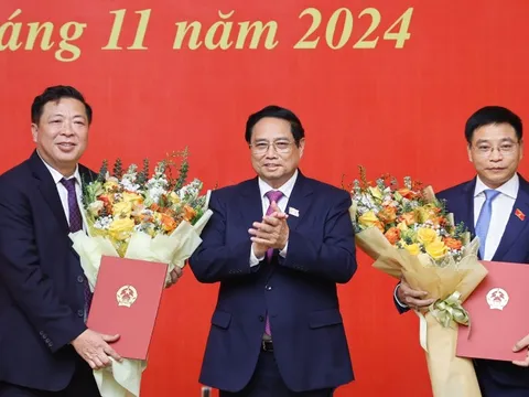 Thủ tướng mong 2 tân Bộ trưởng "đồng cam, cộng khổ" với tập thể Chính phủ