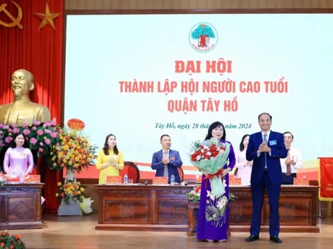 Ra mắt Ban Chấp hành Hội Người cao tuổi quận Tây Hồ
