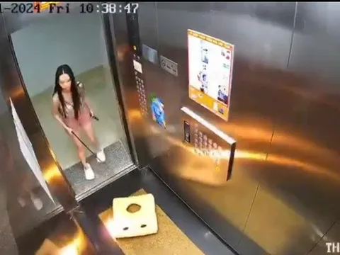 Điều tra vụ cô gái ném vật đang cháy vào cửa thang máy chung cư