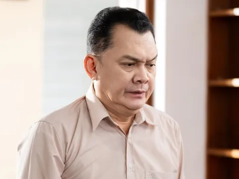 NSƯT Hữu Châu gây bất ngờ với Học đường nổi loạn