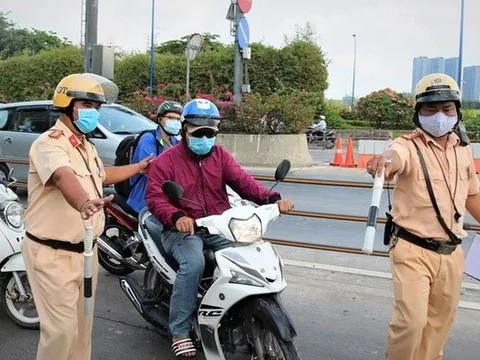 Các loại giấy tờ được CSGT kiểm tra khi dừng xe theo quy định mới nhất
