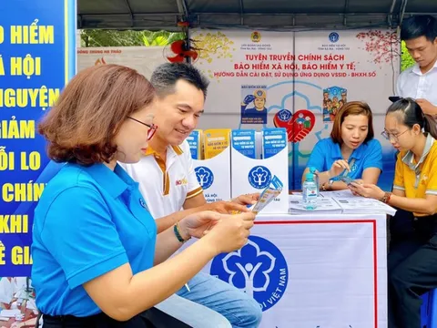 Đề xuất rút ngắn thời gian cấp sổ cho người tham gia bảo hiểm xã hội tự nguyện