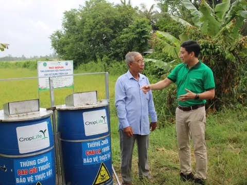 Hợp tác công tư nâng cao ý thức sử dụng thuốc BVTV