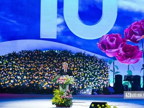 Phó Thủ tướng Thường trực Chính phủ Nguyễn Hòa Bình dự khai mạc Festival Hoa Đà Lạt