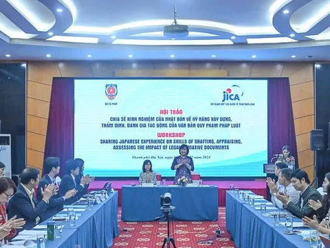 Bảo đảm dân chủ, minh bạch, kịp thời, khả thi trong xây dựng pháp luật