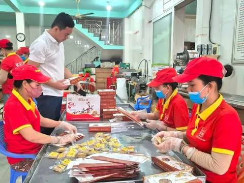 Làng nghề, doanh nghiệp miền Trung 'vào vụ Tết'