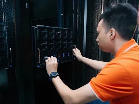 Cận cảnh hàng nghìn siêu chip NVIDIA tại nhà máy AI đầu tiên của FPT tại Việt Nam