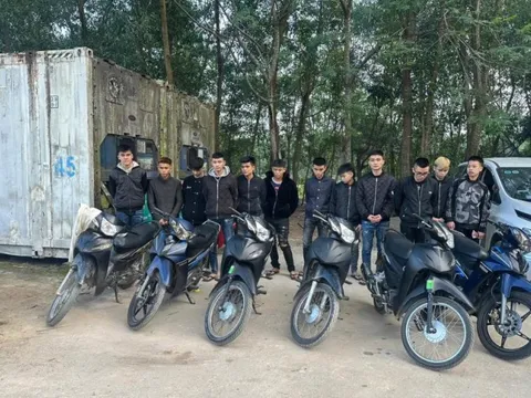 Xử lý 12 thanh, thiếu niên gây náo loạn khi đi đón bạn ra tù