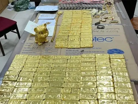 Cận cảnh số tiền, vàng được thu giữ trong vụ Tiktoker Mr Pips lừa đảo