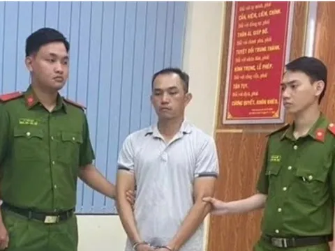 Bắt khẩn cấp kẻ hành hung, đạp vào mặt cô gái trẻ tàn nhẫn sau va chạm giao thông