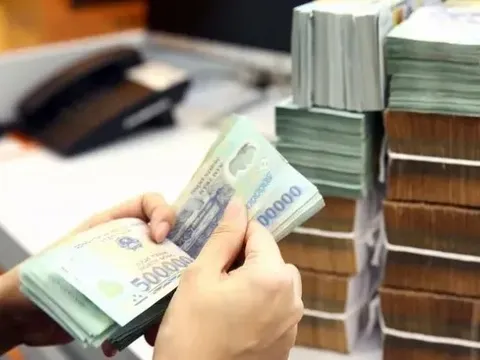 Ngành Hải quan thu ngân sách hơn 384 nghìn tỷ đồng, hoàn thành dự toán cả năm