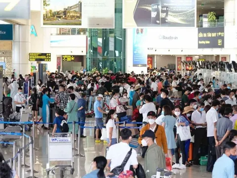 Giá vé máy bay ngày cận Tết tăng tối đa 20%