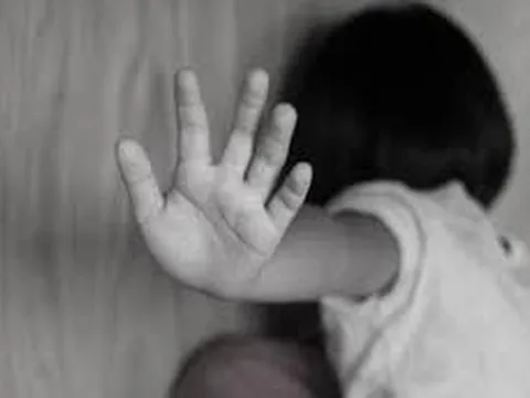 Bình Dương: Điều tra vụ mẹ tiếp tay cho nhân tình hãm hại con gái
