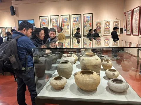 Trưng bày cổ vật “Riêng một con đường” mở cửa từ 9/12