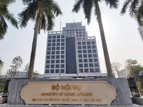 Bộ Nội vụ thông tin chính thức về chế độ, chính sách đối với công chức, viên chức sau sắp xếp bộ máy