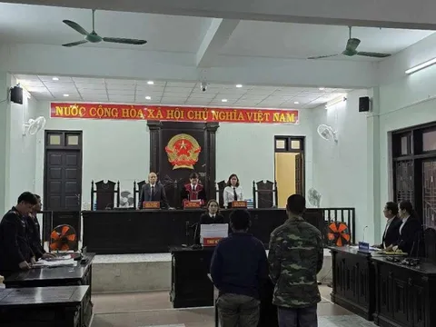 Bài học cho 2 gã đàn ông lên mạng mua súng để về săn bắn
